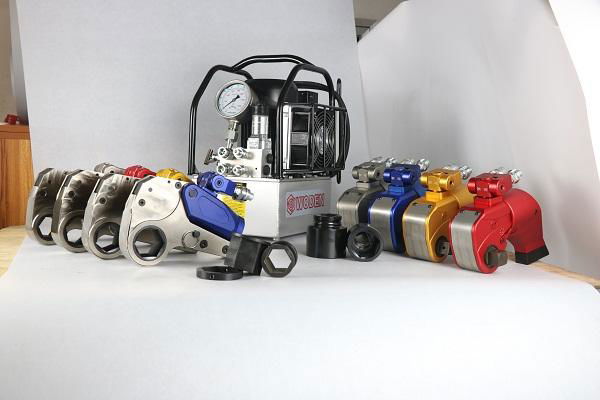 Square Drive hydraulic wrench calibration