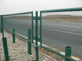 高效防眩DH217型深圳鐵絲網圍欄