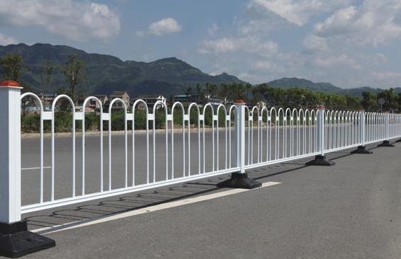 锌钢材料DH218型城市道路护栏
