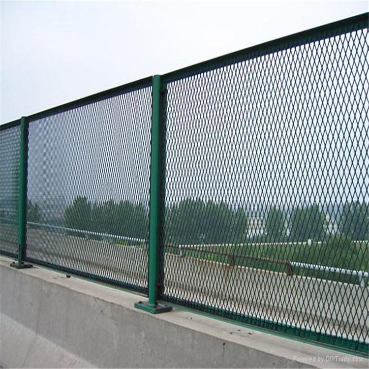 深圳高速公路橋梁防拋護欄網專屬防護設施 3