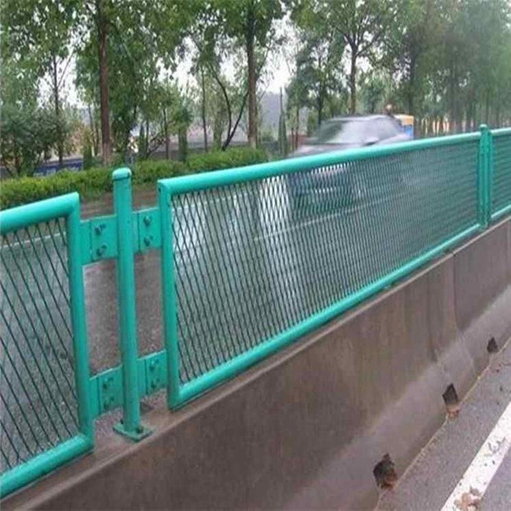 隔离防眩DH217型深圳公路护栏网 4