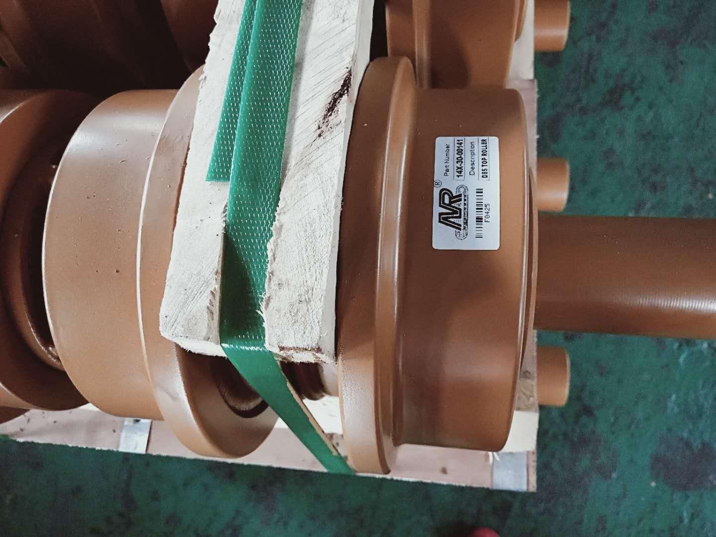 Aftermarket Parts Komatsu D85 Carrier Roller Replacement Parts (China