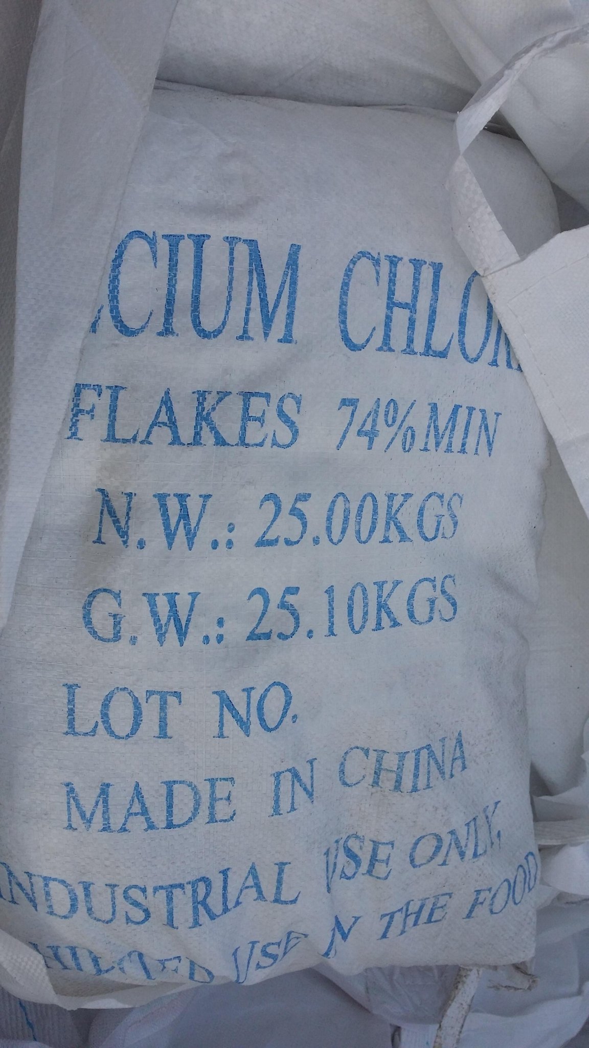 calcium chloride 74%-77%min flakes 4
