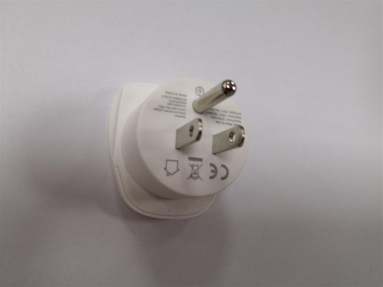 Universal 3 pin UK to US AU EU Plug Travel Adapter Power Plug BS8546 adapter