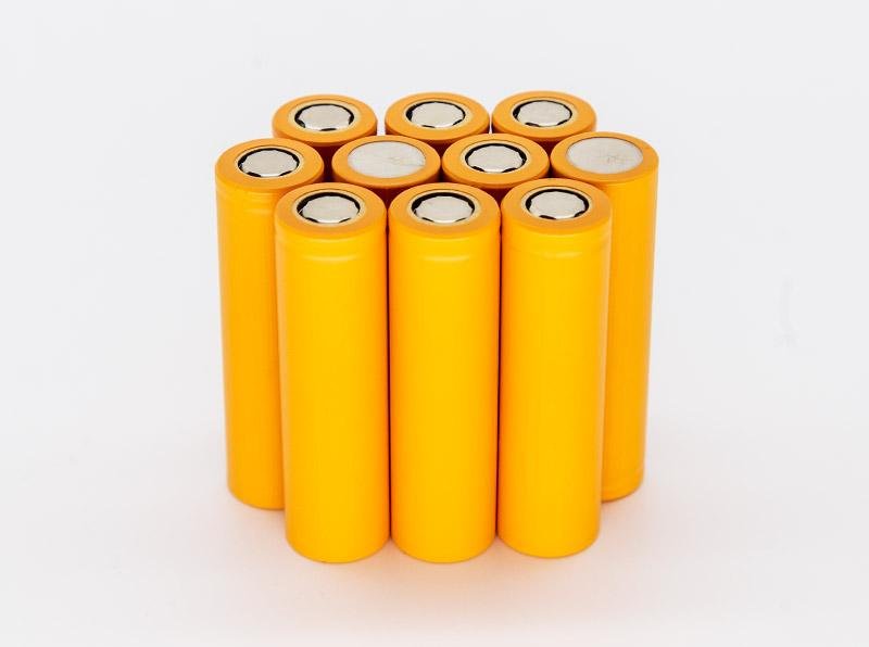 INR18650-2500mAh Li-ion Rechargeable cylindrical battery 3