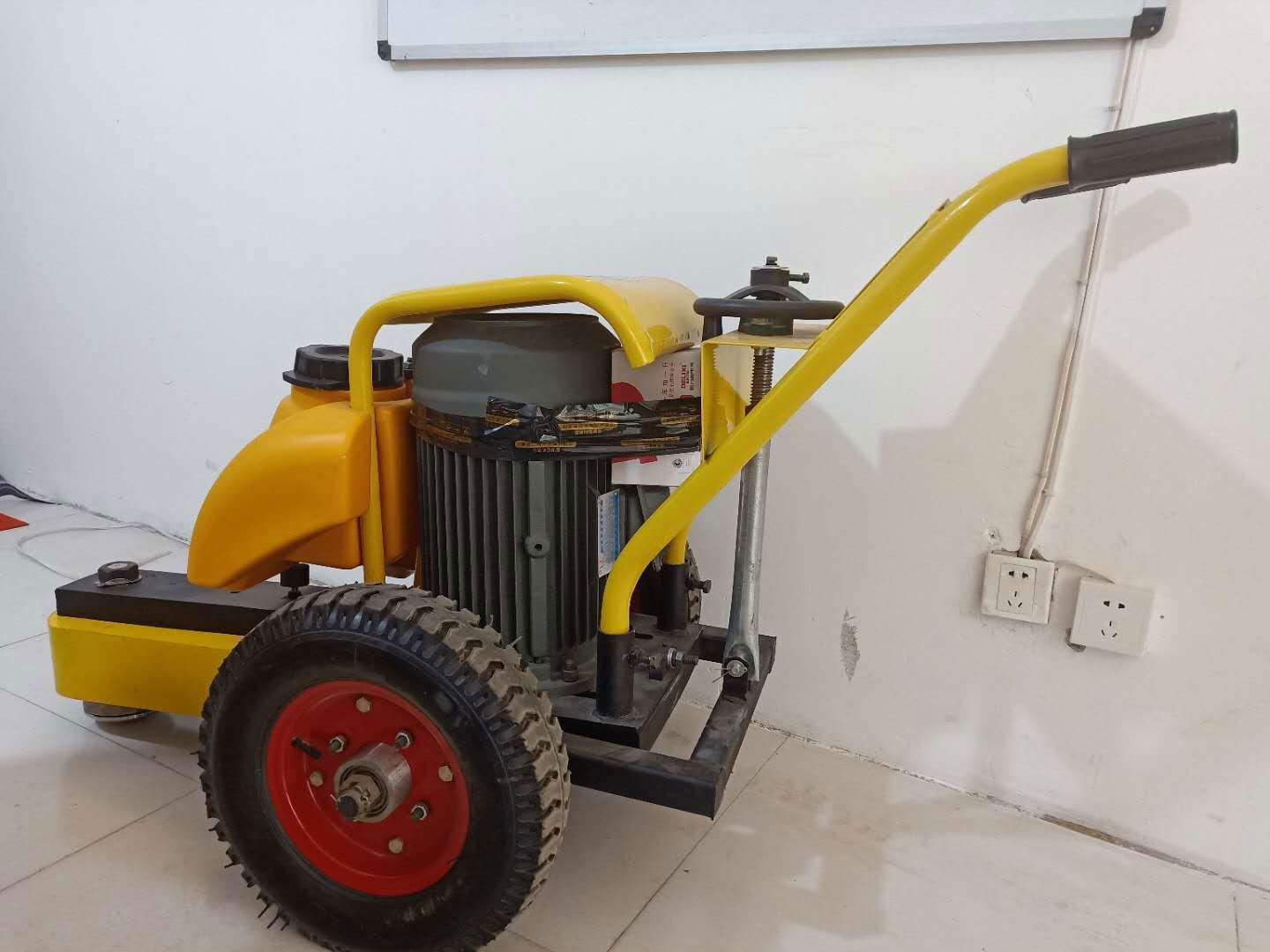 Electric concrete pile cutting machine 3