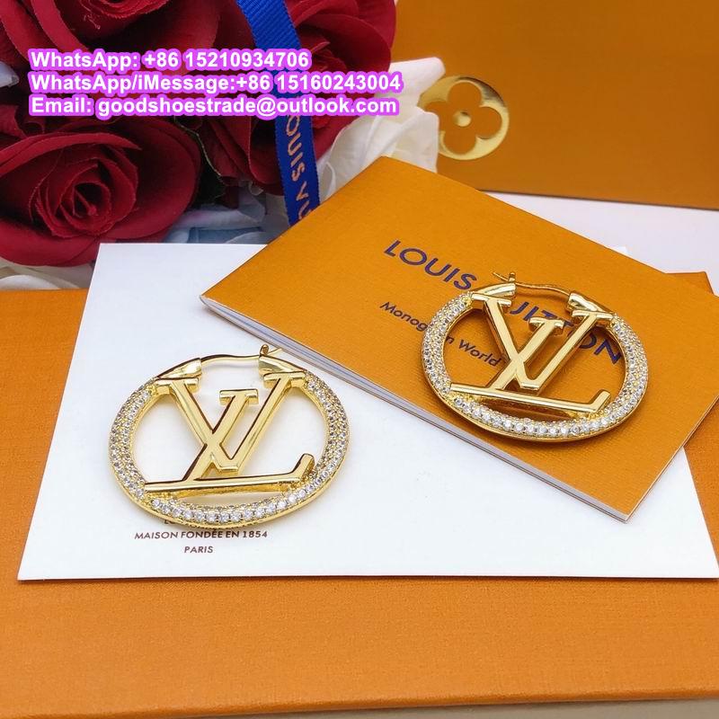     ARRINGS mbossed ircle earrings wiggy Earrings monogram Flowers ear studs LV 6