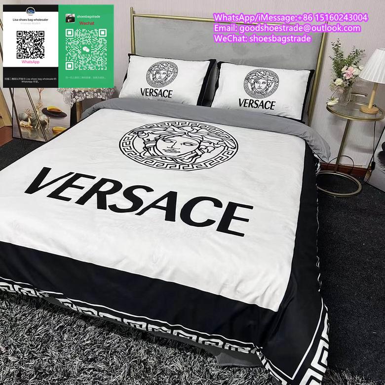         cover        bedspread bedclothes         bedding sheets H logo counterp 11