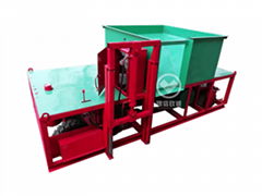 Slipform kerb machine