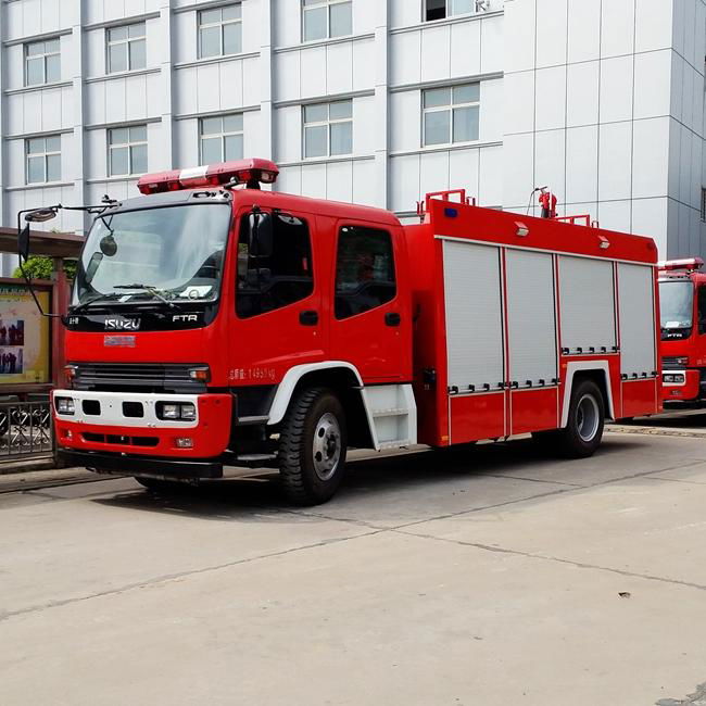 China Qingling Isuzu 6-Ton Foam and Water Fire Truck