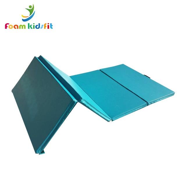 Four gymnastic folding mat for fitness body building 