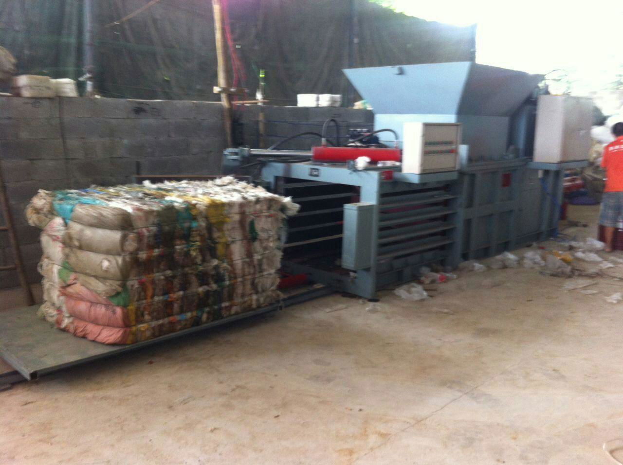 HFW1-80 Series Closed Type Horizontal Baler for waste Plastic bale pressing 2