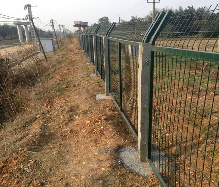 铁路防护栅栏金属网片 铁路隔离栅 2