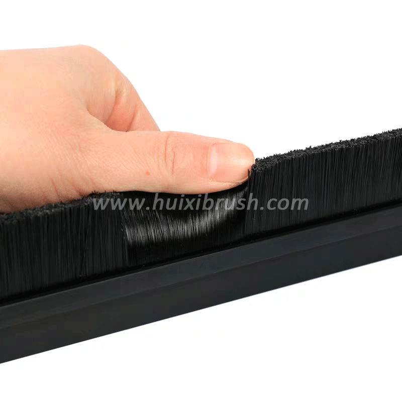 Aluminum profile door bottom nylon bristle brush strip  3