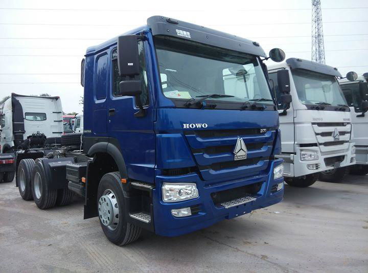 Howo 6x4 tractor truck 60 tons loading 2
