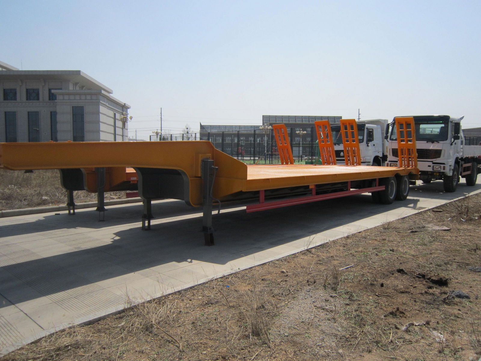 3 axles Low bed semi trailer 2