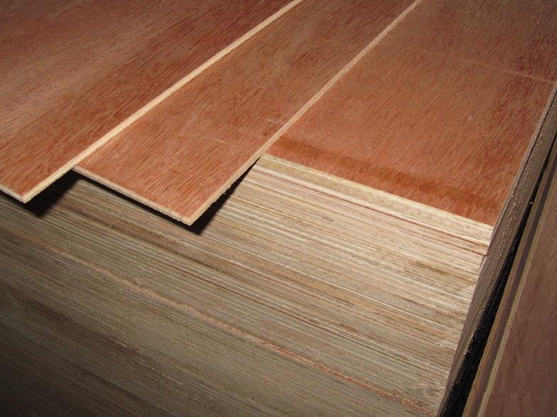 1220X2440mm Okoume plywood sheets/poplar core E1 E0 glue Commercial Plywood 