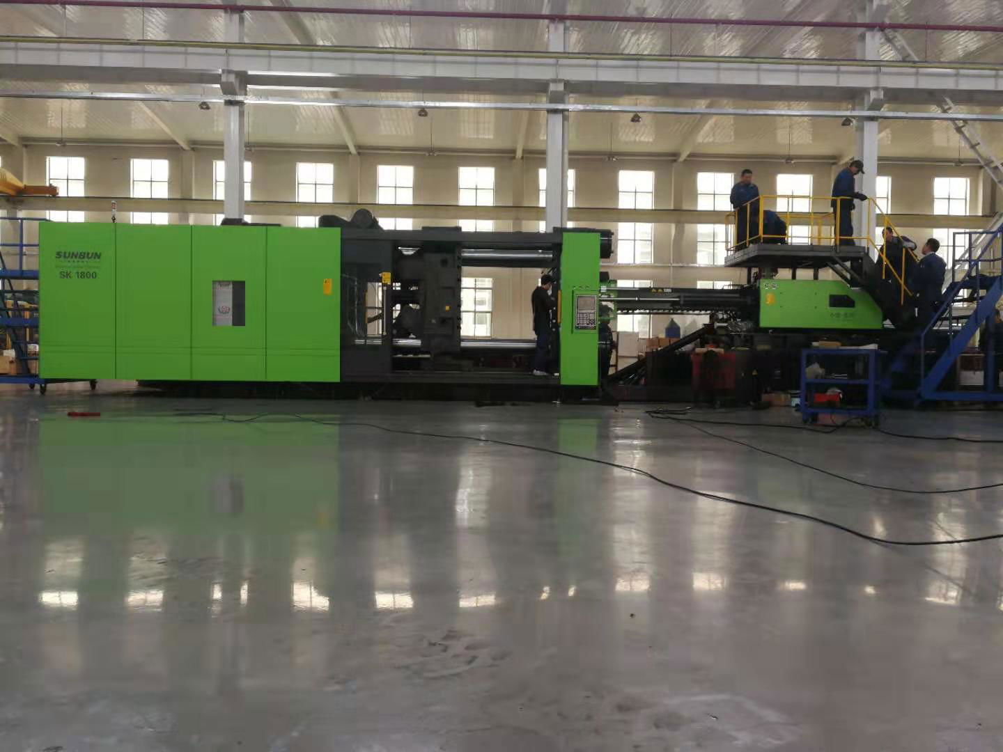 China Sunbun Big servo motor plastic pallet making injection molding machine  2