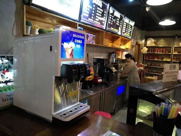 臨沂四頭可樂機碳酸飲料機自助餐廳可樂機