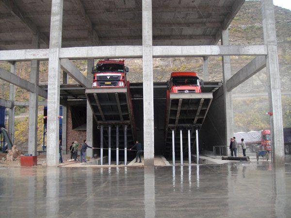 雲南建水廢電瓶快速卸車翻板