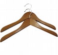 wooden clothes hangers with bar 1