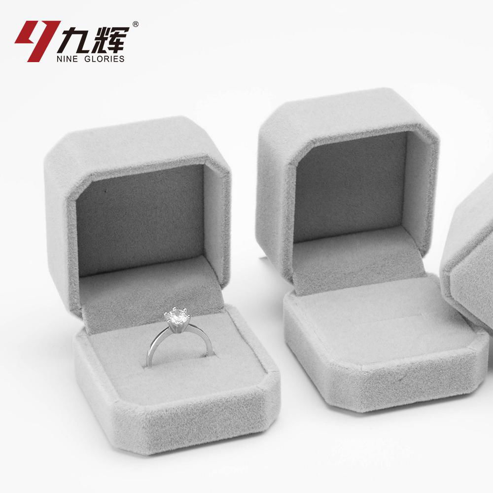 Wholesale Small Velvet Jewelry Ring Gift Box 2