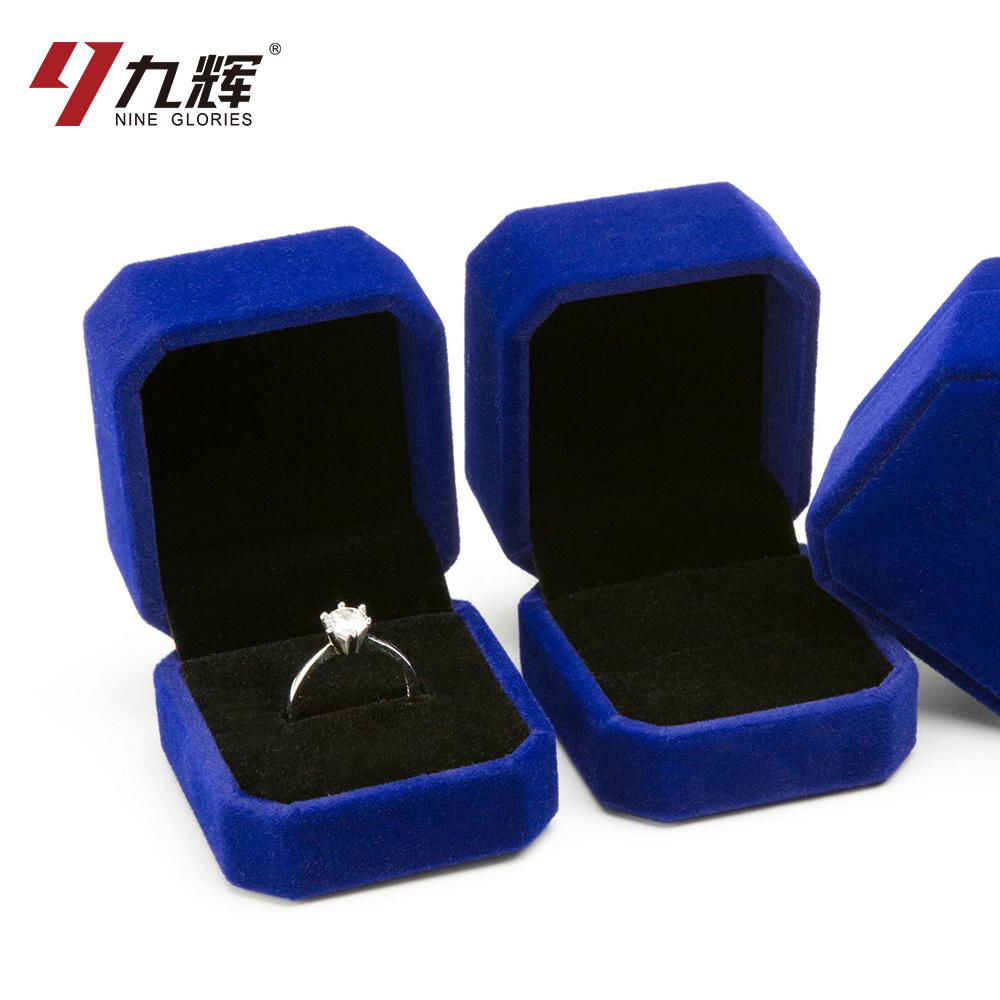 Wholesale Small Velvet Jewelry Ring Gift Box 4