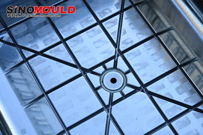 Plastic Injection Crate Mold 4