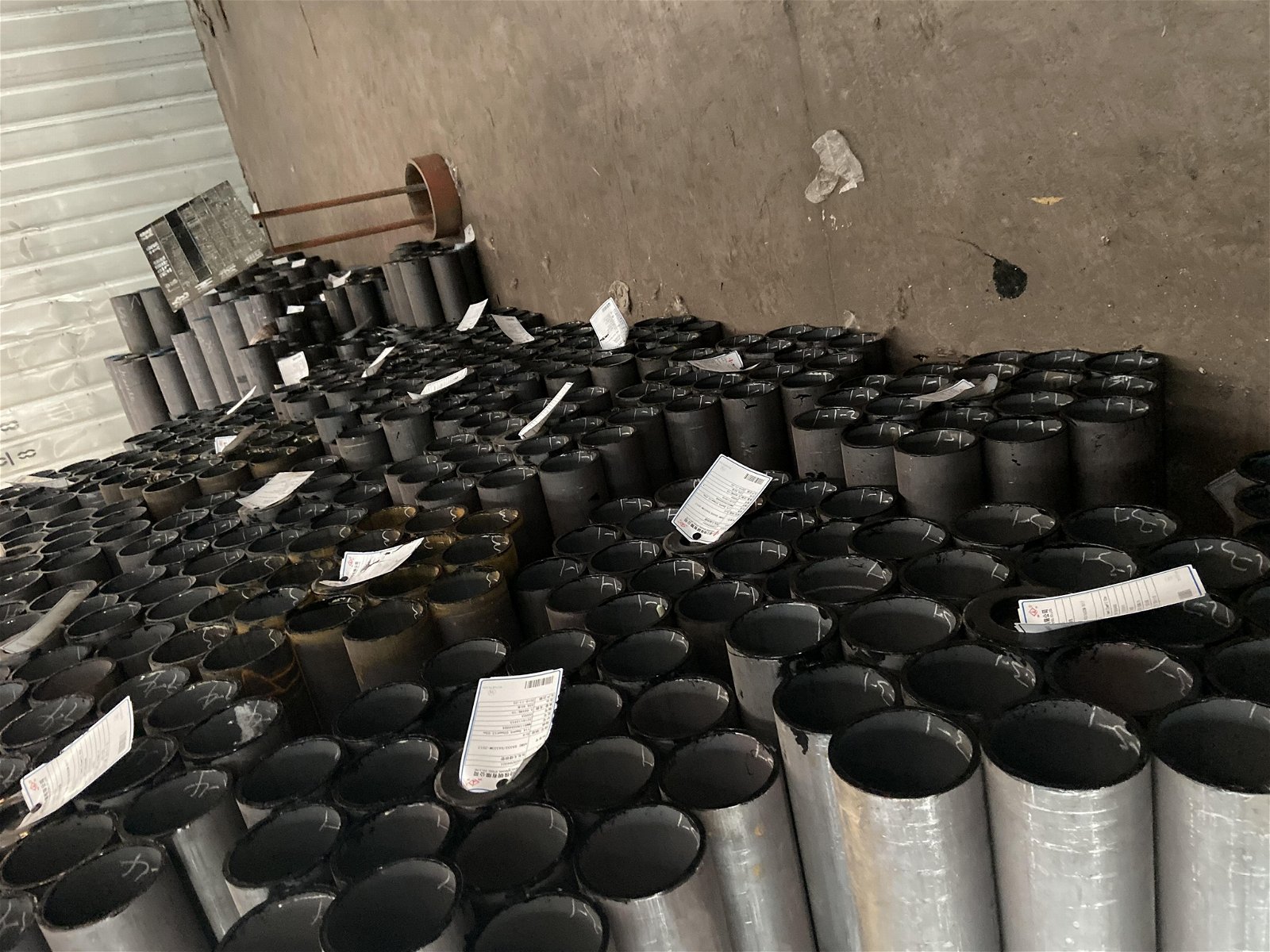 Hot Rolled Precision Alloy Steel Tube Aeamless Steel Pipe 4