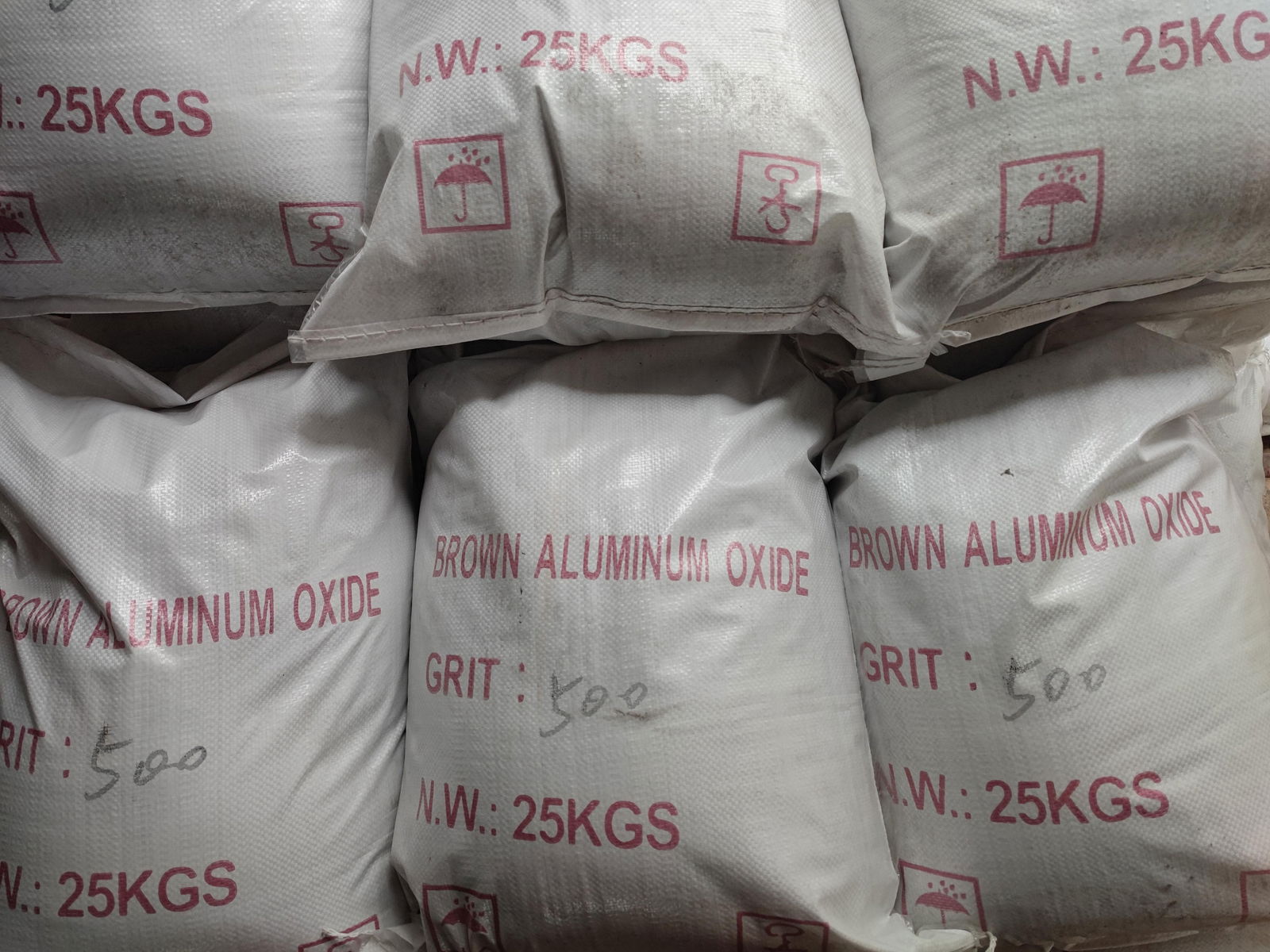 Brown fused alumina grains and 95%AL2O3 powder 7-0MM 4