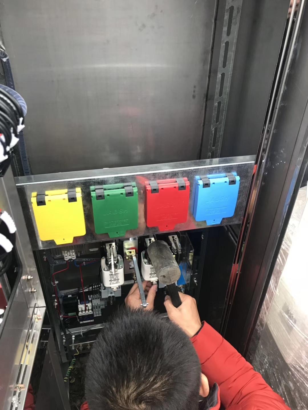 電力用大電流插頭插座 2