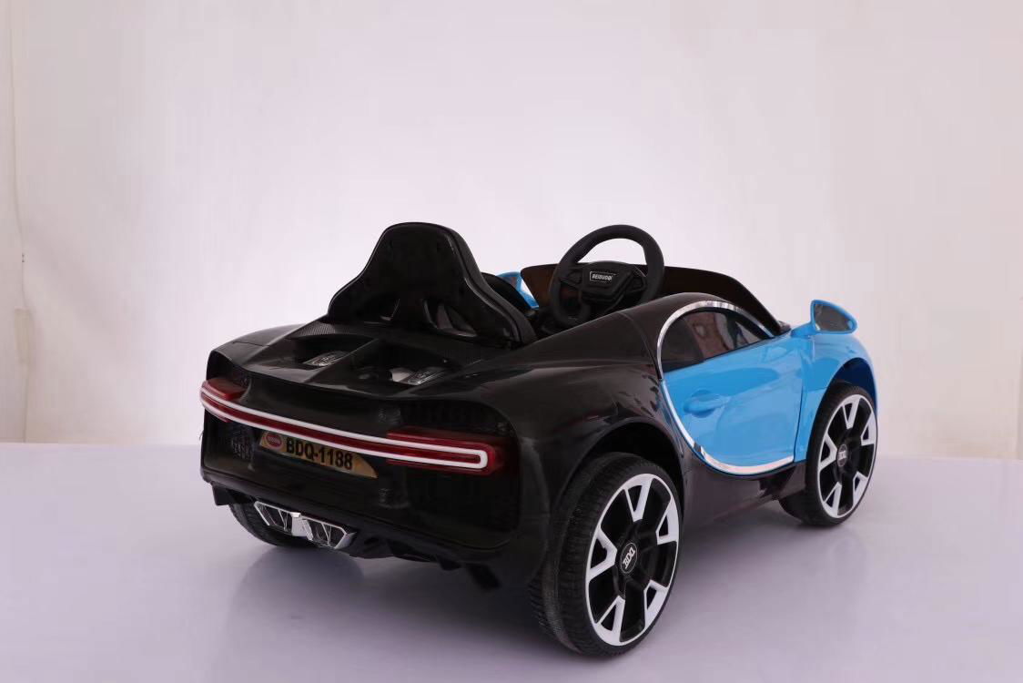Driveralbe Electric Four-Wheel Kid Car with RC 4