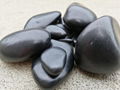 Black high polished pebble for garden bed pot plant