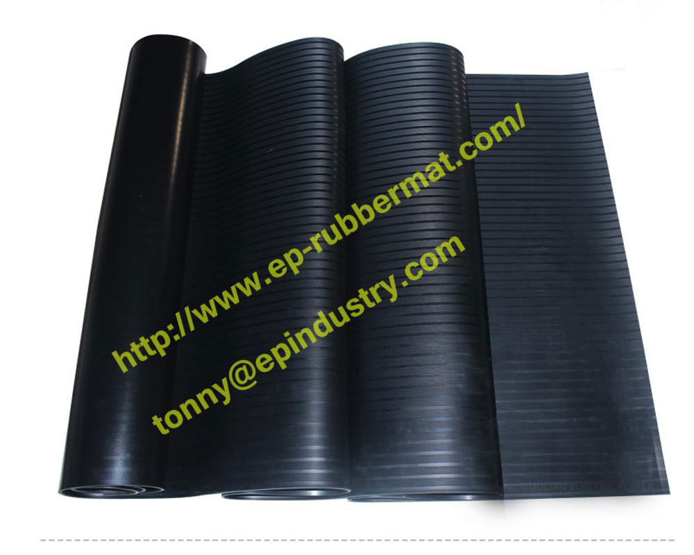  Wide&Narrow Ribbed Rubber Sheet from Qingdao Singreat in chinese