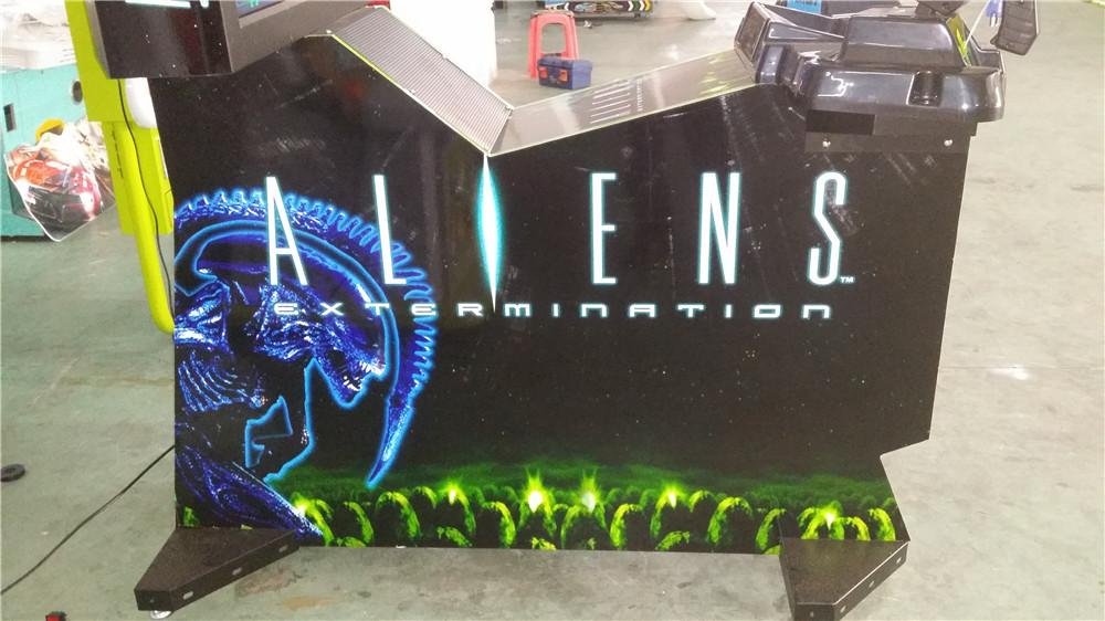 Coin operated 42''LCD Aliens Shooting Arcade Game Machine 4