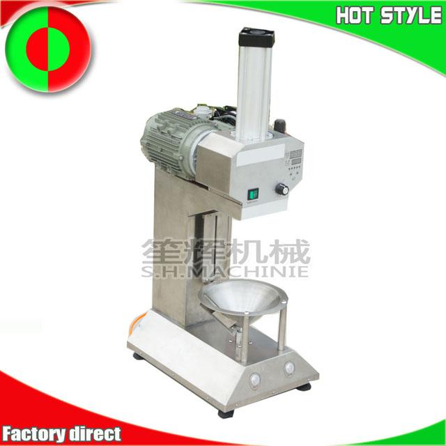 Automatic coconut peeling machine