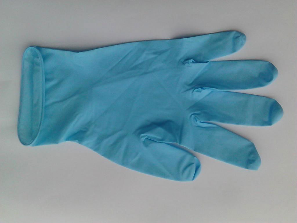 The disposable nitrile gloves 5