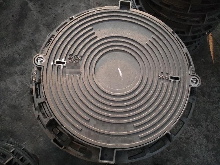 Ductile Iron Manhole Cover with Frame Class C250 D400 3