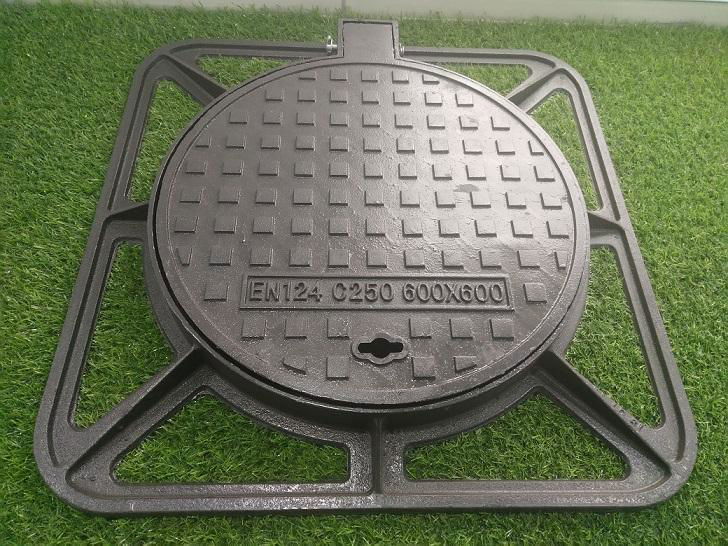 Ductile Iron Manhole Cover Class C250 D400 3