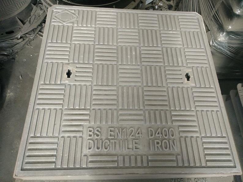 Ductile Iron Manhole Covers with Frame En124 Class C250 D400 5