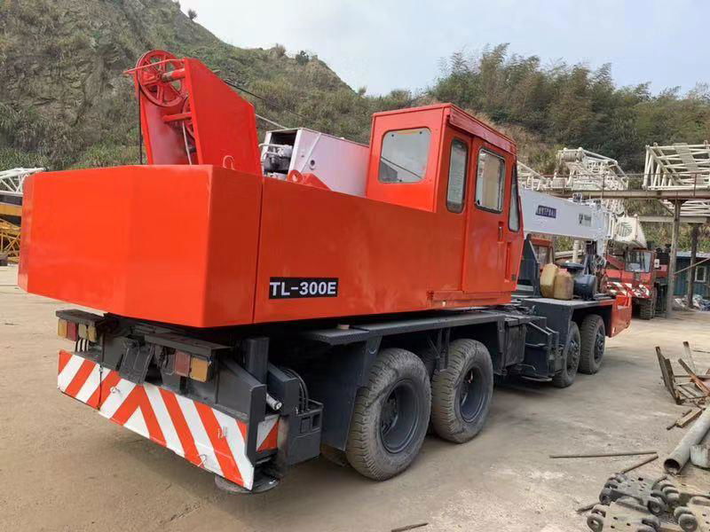 tadano used tl300e 30ton mobile crane  5