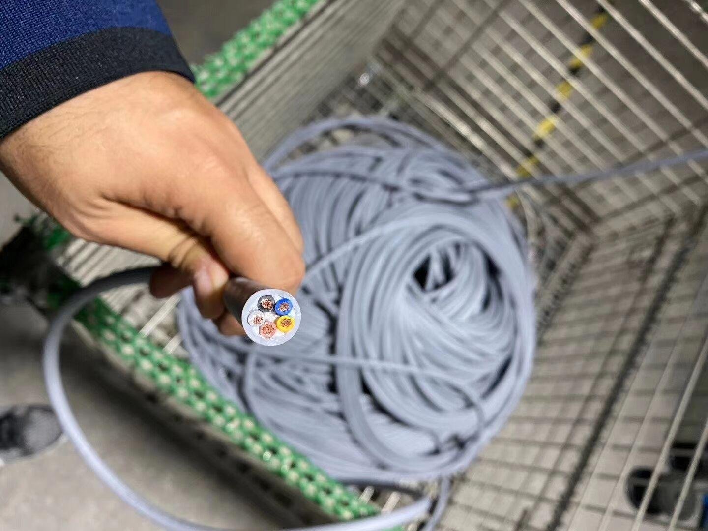高柔性带屏蔽拖链电缆 2