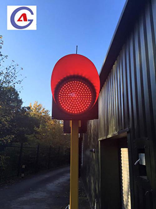 300mm yellow/red rechargeable led solar flashing traffic signal warning light 4