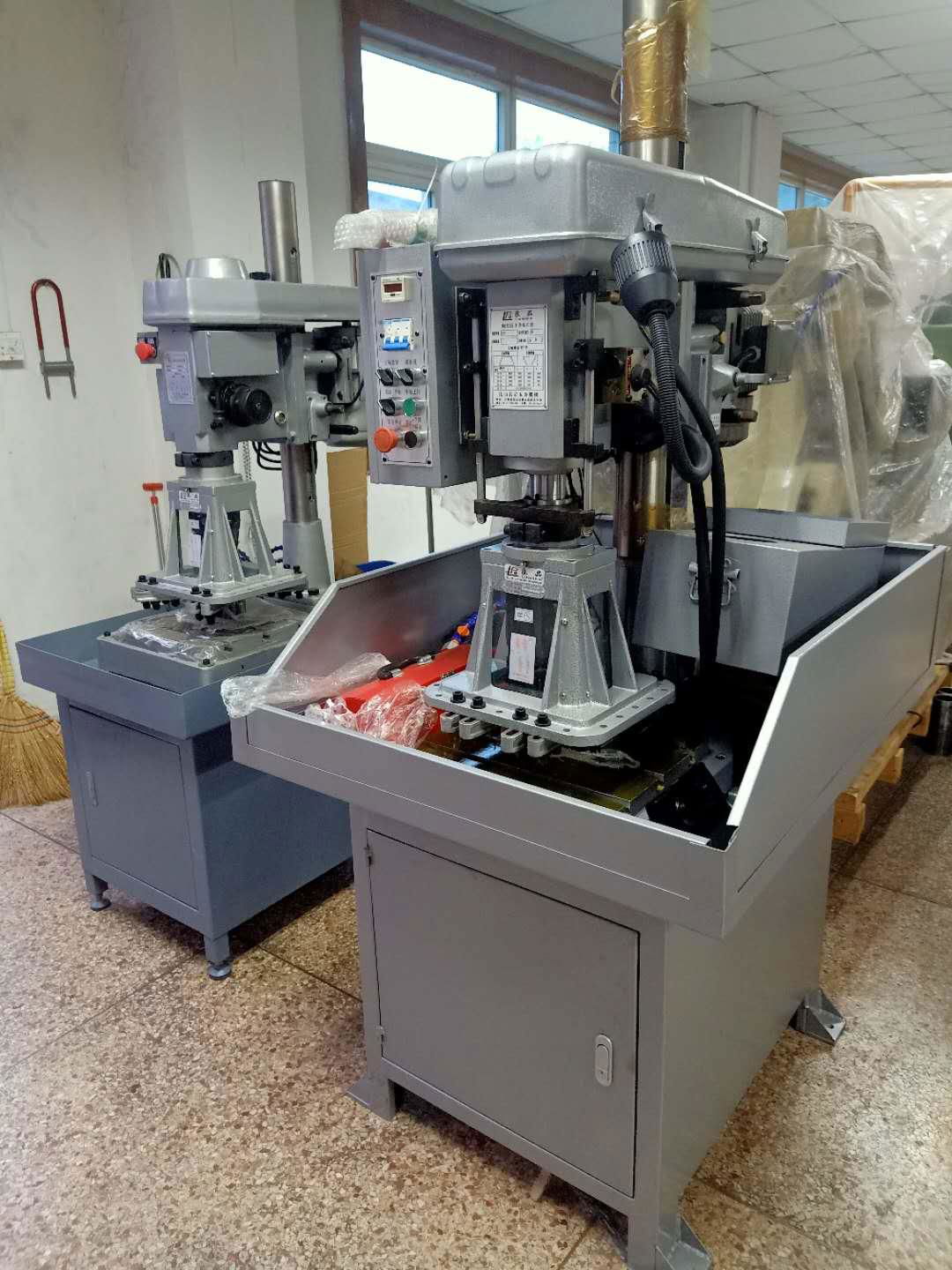 Automatic tapping machine 2