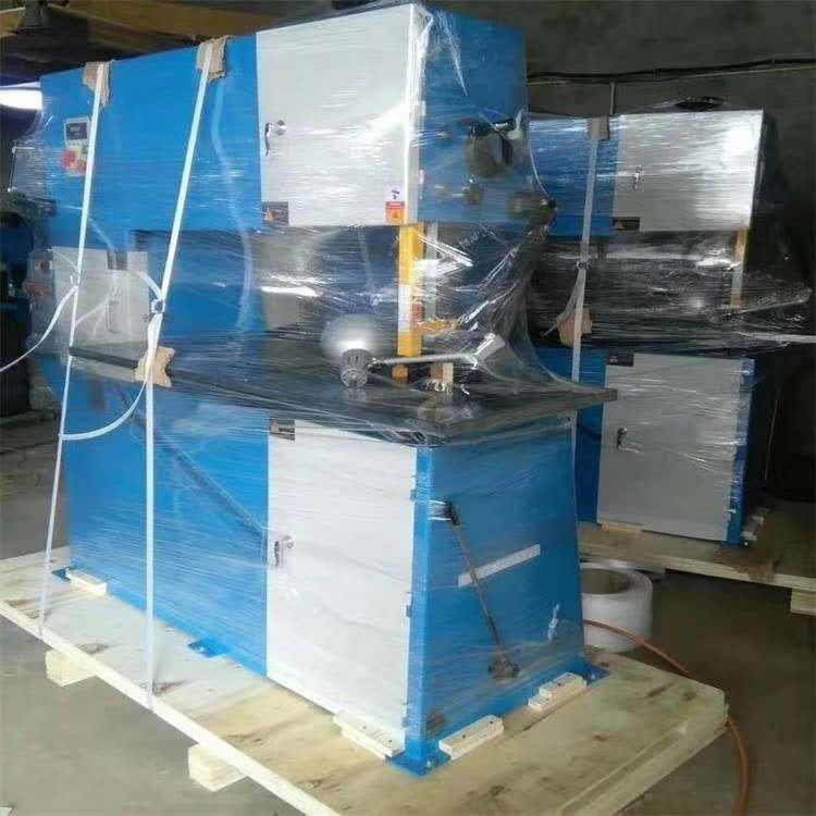 Vertical sawing machine 2