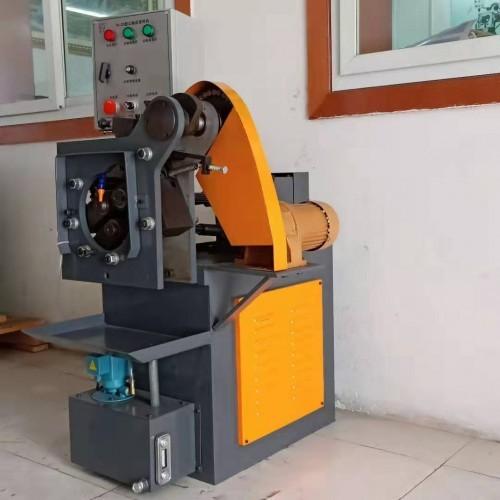 Thread rolling machine