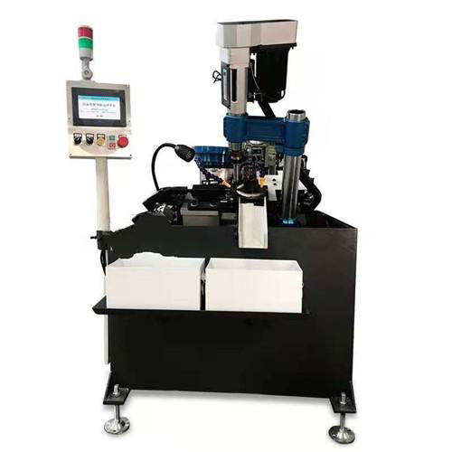 Servo tapping machine