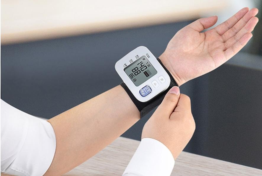 Electronic sphygmomanometer high precision medical automatic wrist