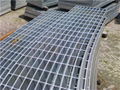 Hot-dip galvanized steel grating