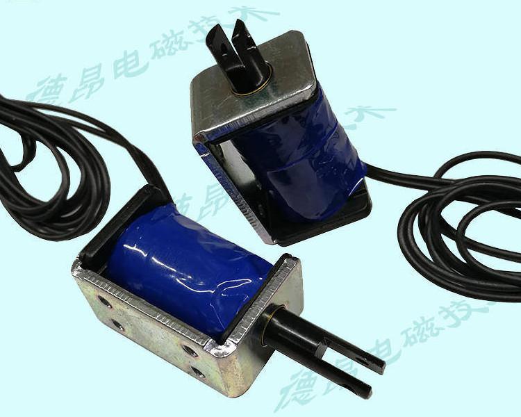 C型开置式框架直流24V电磁铁 3